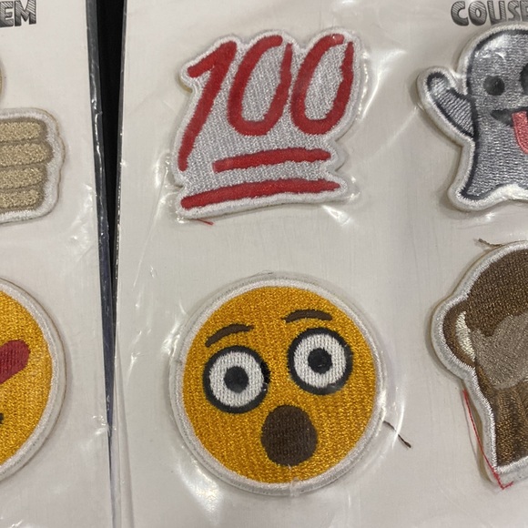 NEW: Self-Adhesive Icons - 8 Stick/Sew On Patches - Picture 5 of 8